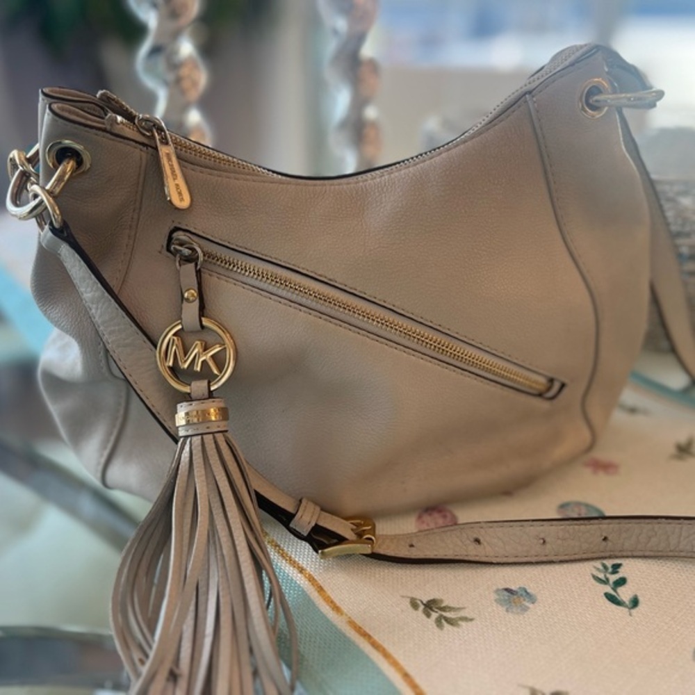 Michael Kors pebble leather off white shoulder bag